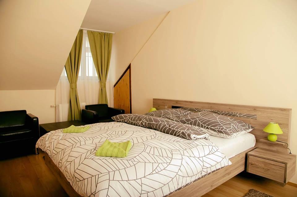 Bartok Ter Panzio Bed and Breakfast Eger Exteriör bild