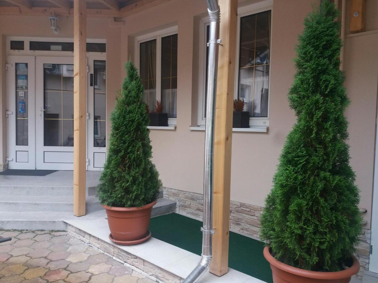 Bartok Ter Panzio Bed and Breakfast Eger Exteriör bild