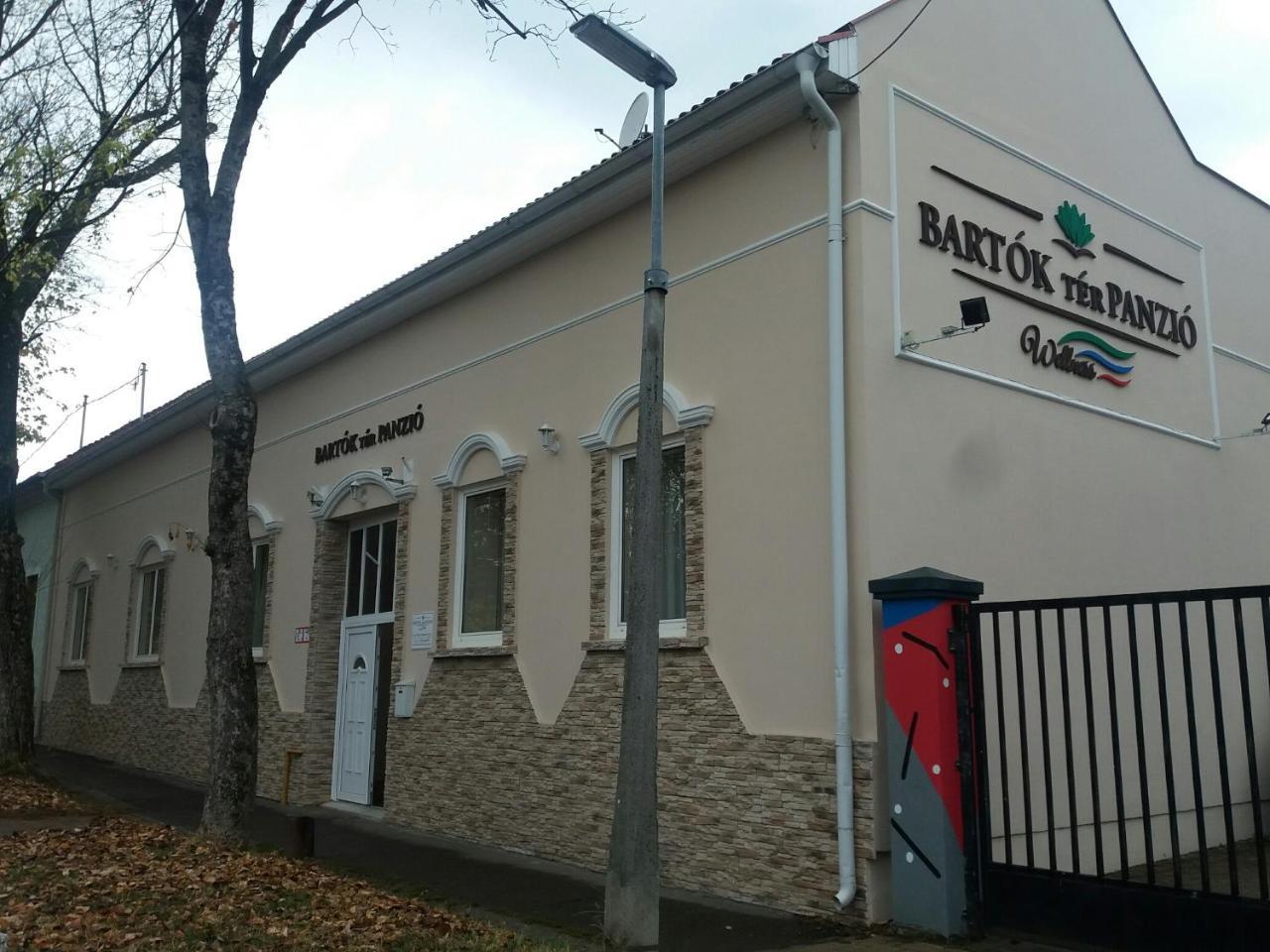 Bartok Ter Panzio Bed and Breakfast Eger Exteriör bild